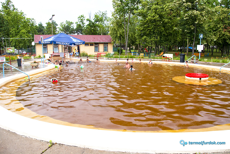 Debrecen Kerekestelepi gyógyfürdő strandfürdő