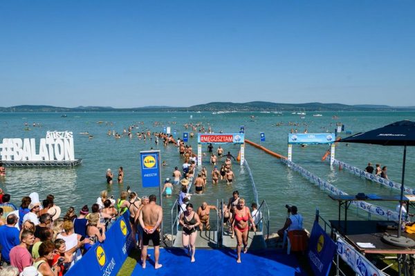 balaton-átúszás