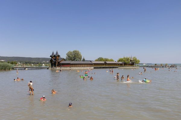 balaton-keszthelyi-városi-strand.