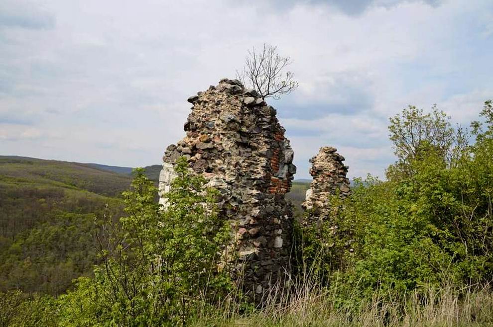 bujáki várrom