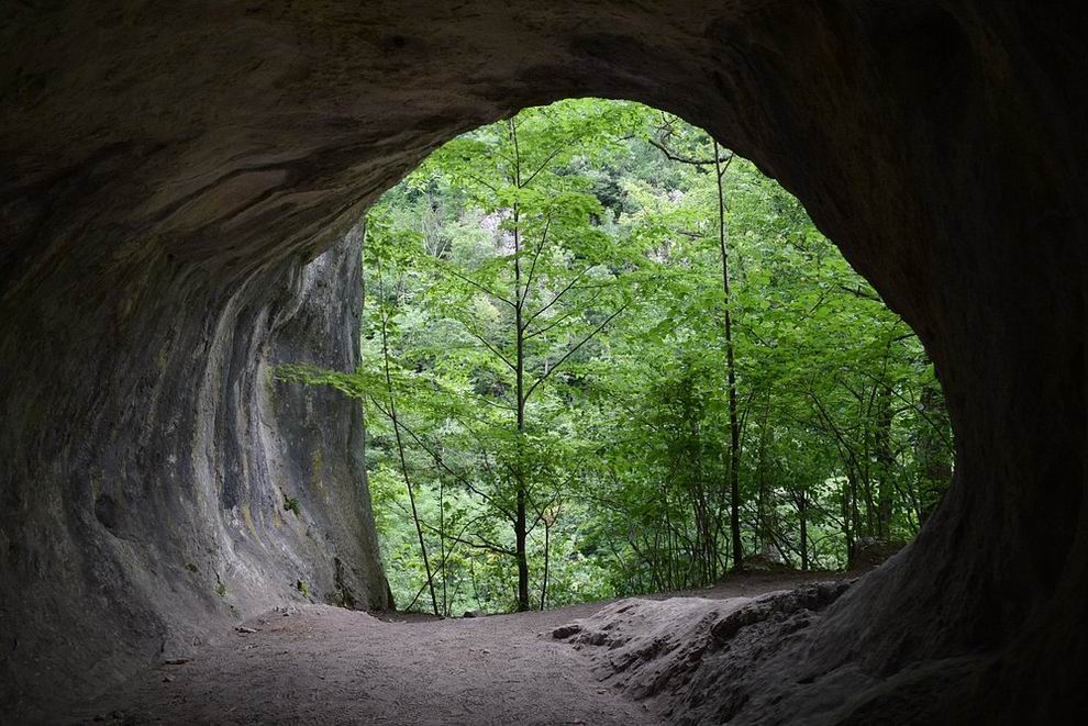 Vargyas-szoros barlang