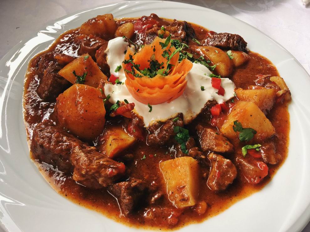 gulyás, pörkölt